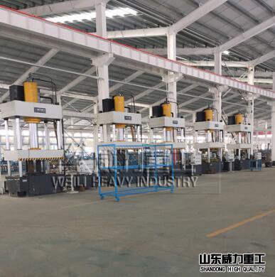 <b>客戶大批采購威力重工315噸液壓機</b>