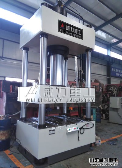 不銹鋼水箱成型機